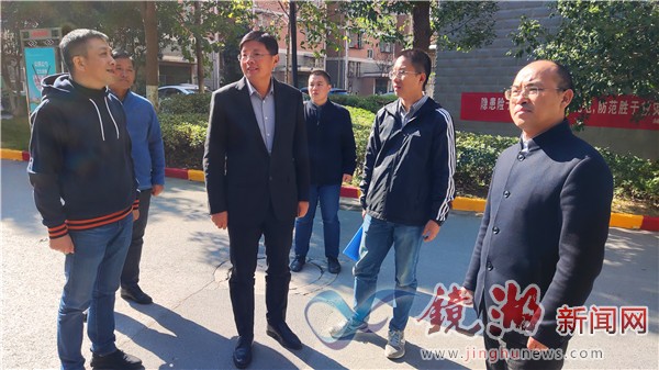 您当前所在位置:>首页>新闻动态>镜湖时政> 鲁先贵同志还向参加调研的